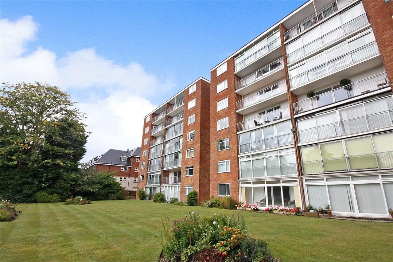 2 bed flat for sale, Poole Road, Bournemouth, BH4