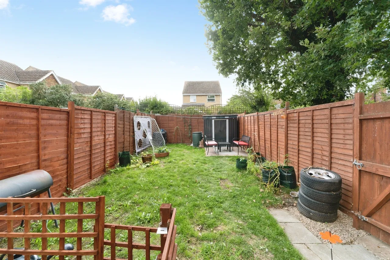Fox Hole Close, Huntingdon, PE28, photo 11