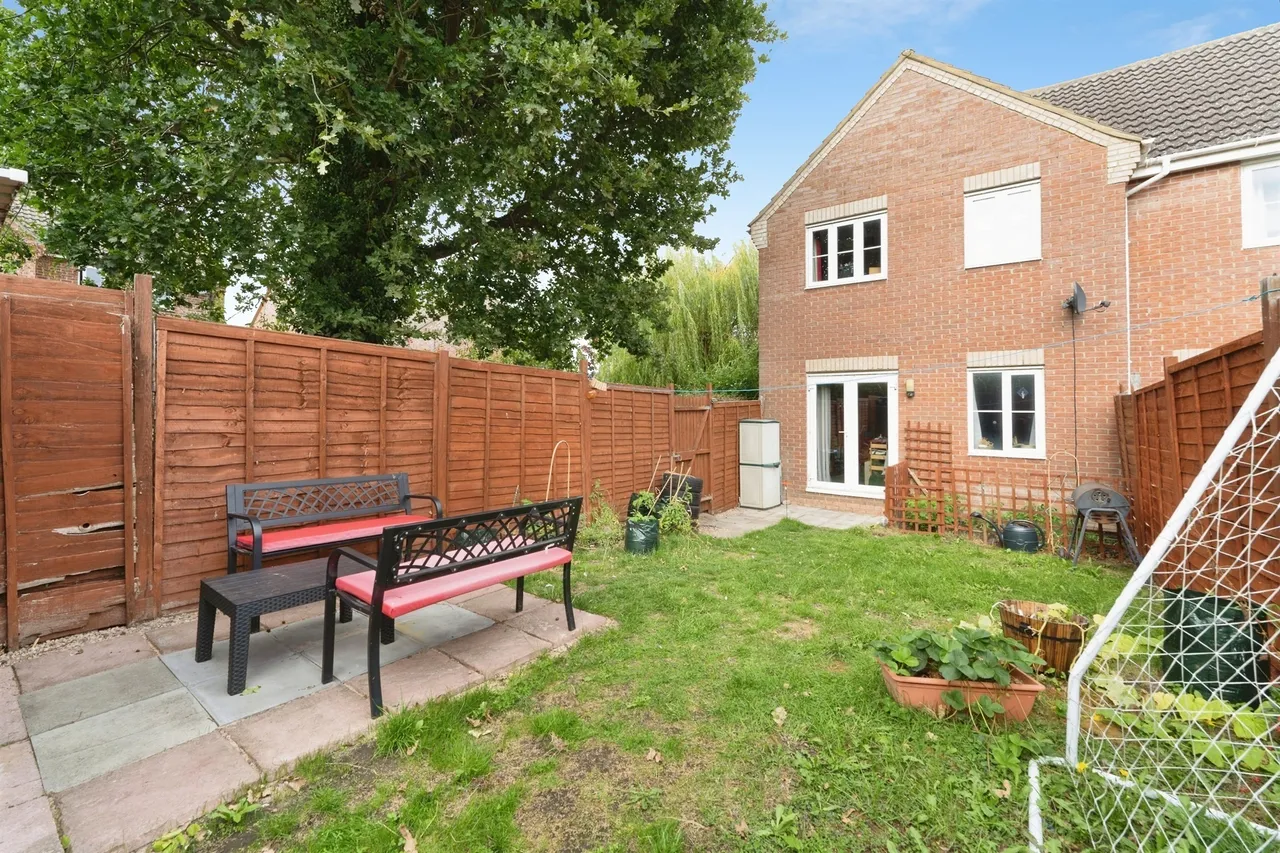 Fox Hole Close, Huntingdon, PE28, photo 4