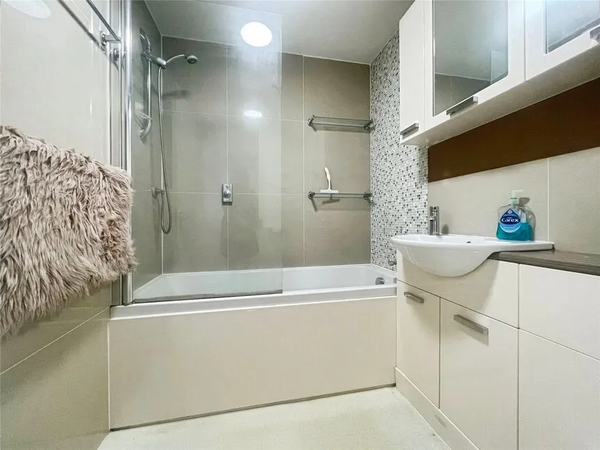 Jersey House, Scammell Way, Hertfordshire,, WD18, photo 5