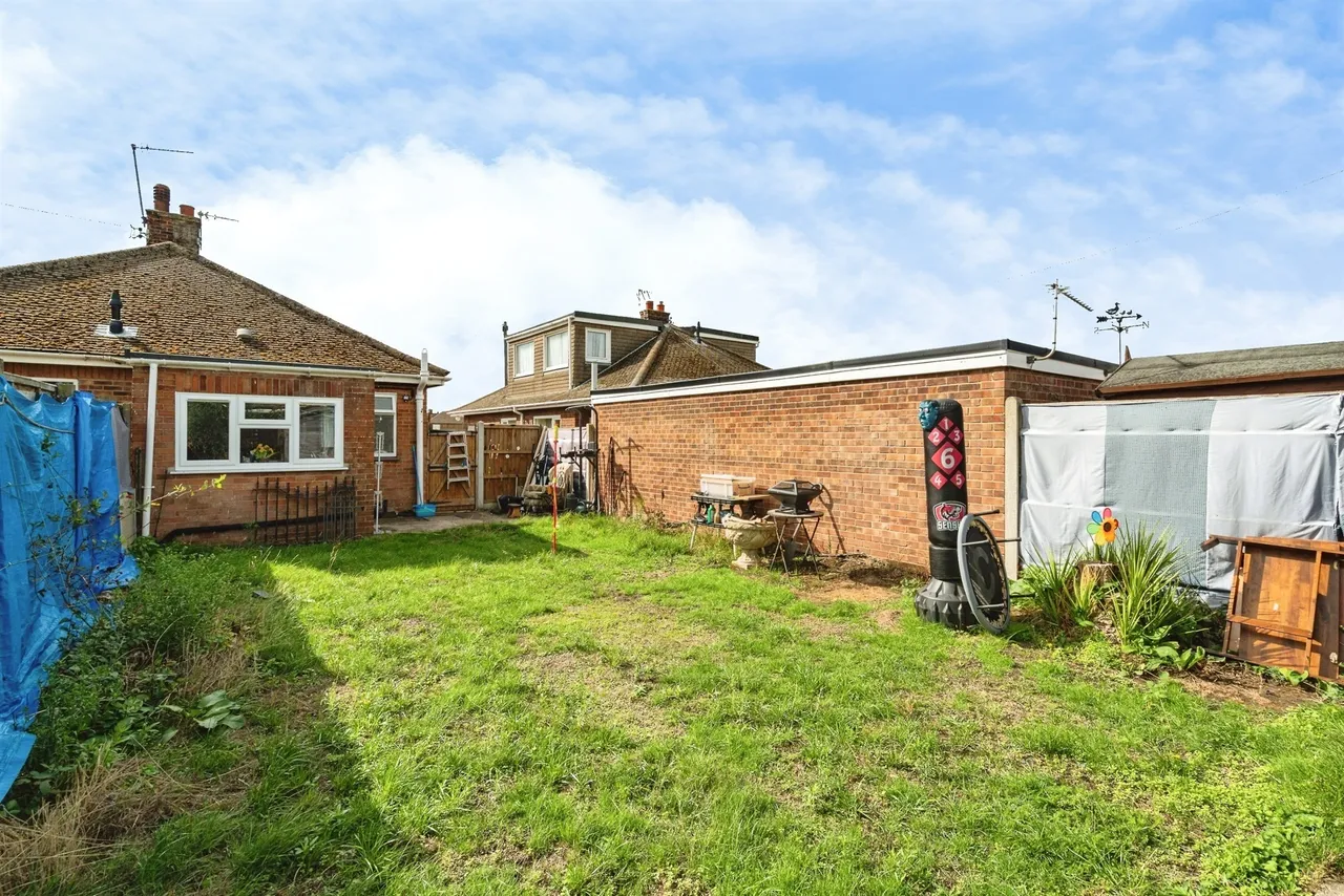 Bradwell Avenue, Bradwell, Great Yarmouth, photo 10