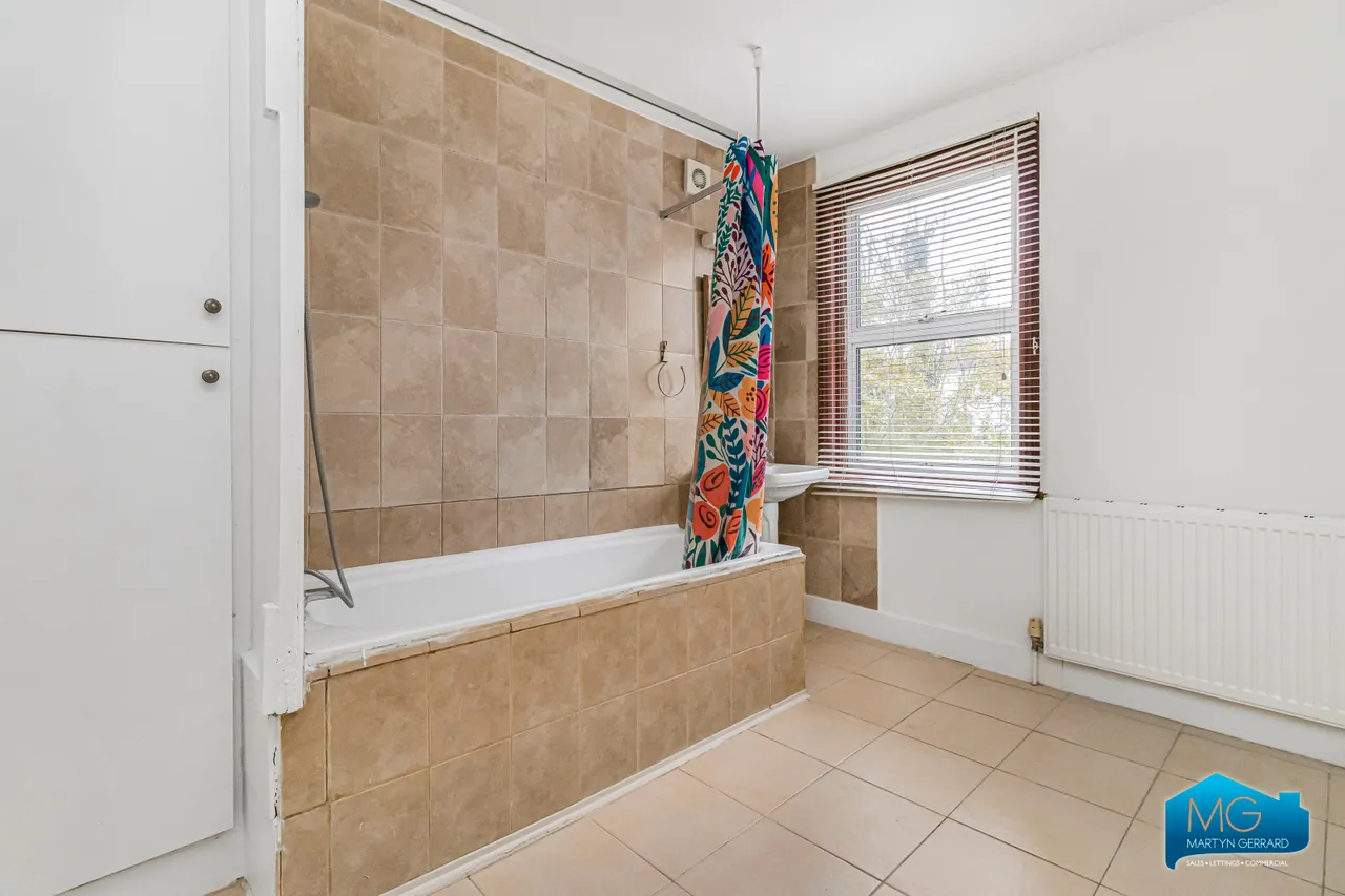 Lincoln Road, East Finchley, N2, photo 14