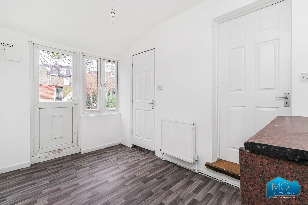 Lincoln Road, East Finchley, N2, photo 16