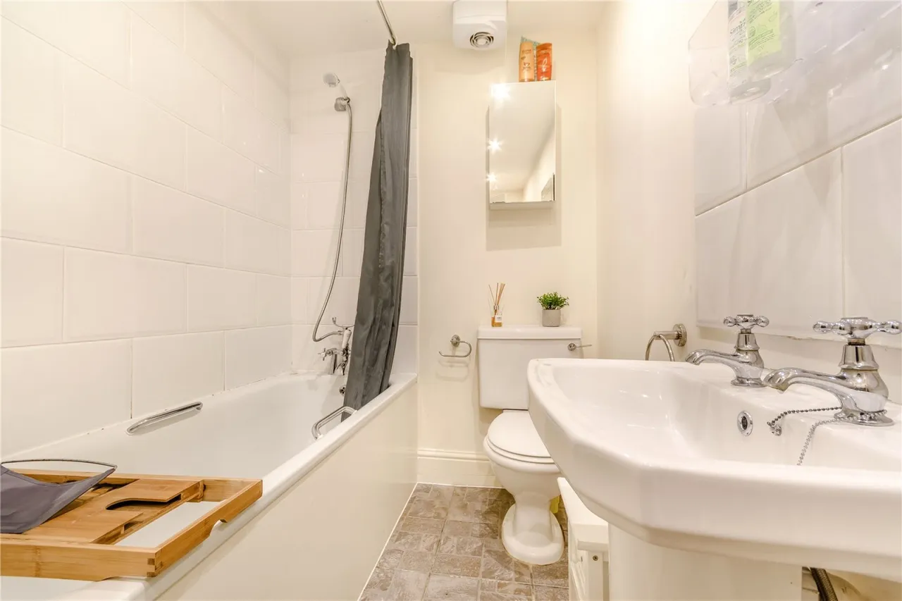 Gratton Street, The Suffolks, GL50, photo 23