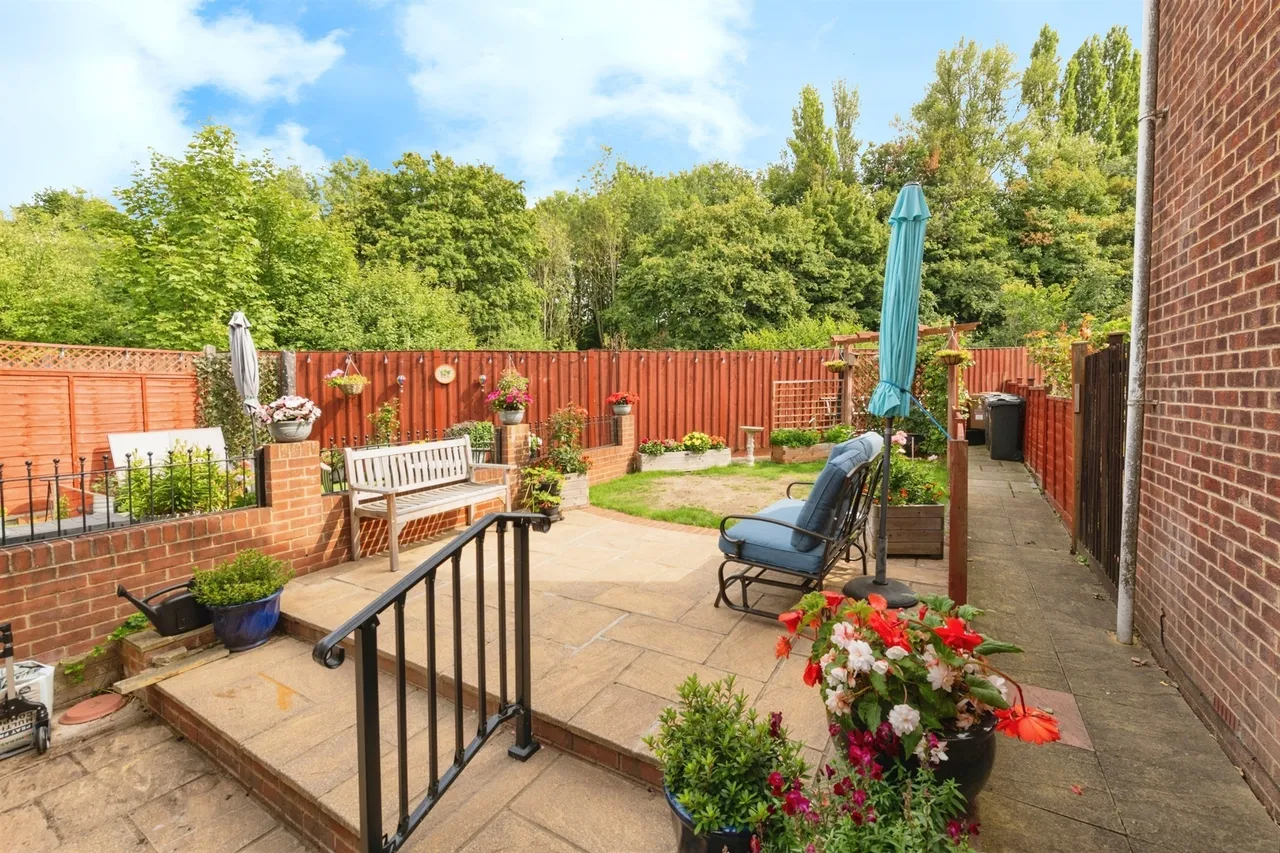 Caxton Rise, Redhill, RH1, photo 14