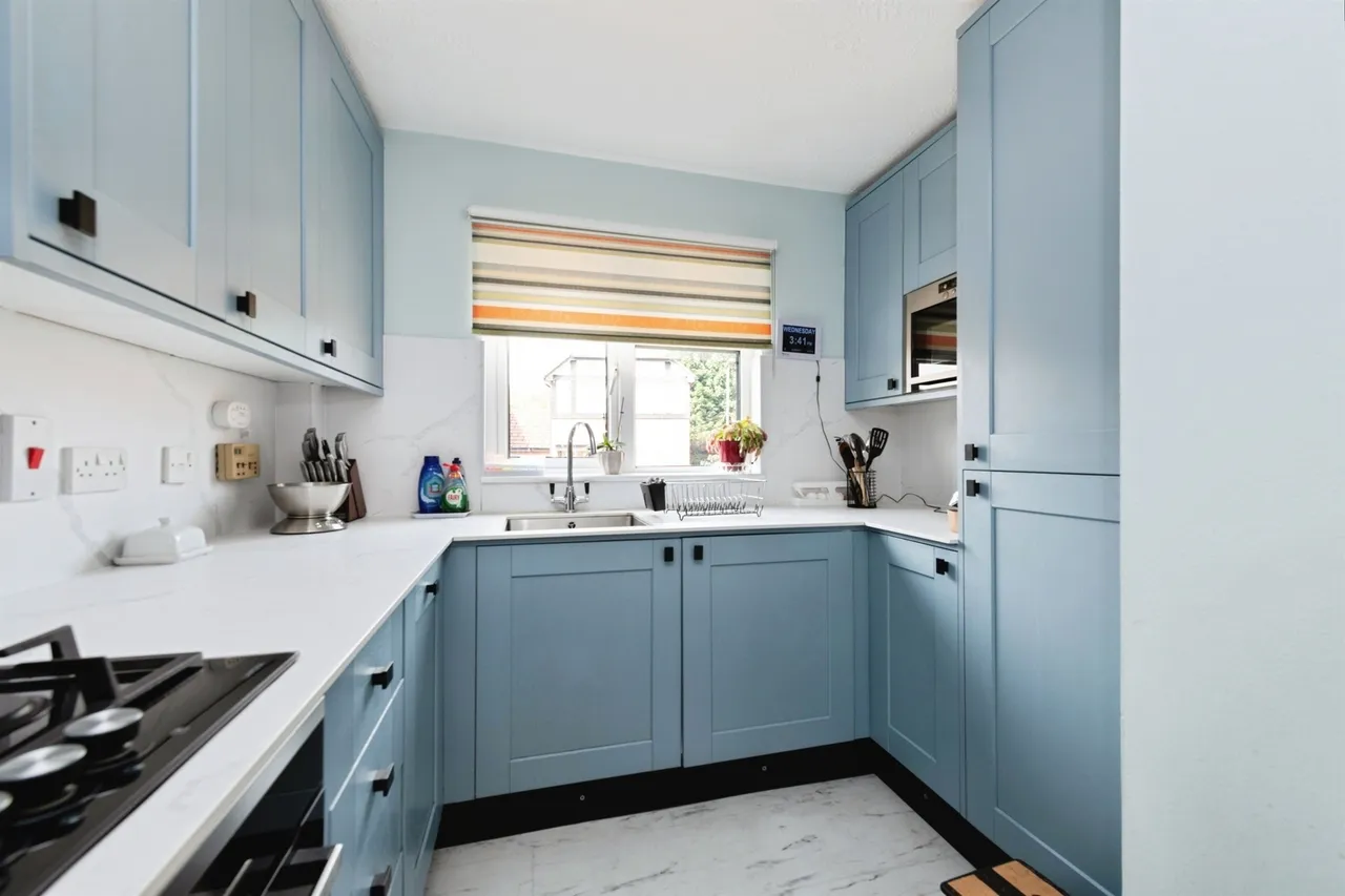 Caxton Rise, Redhill, RH1, photo 5