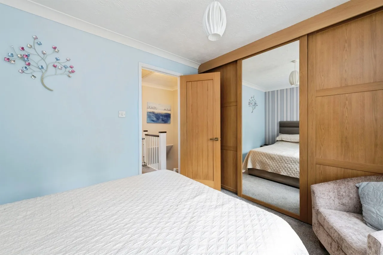 Caxton Rise, Redhill, RH1, photo 9