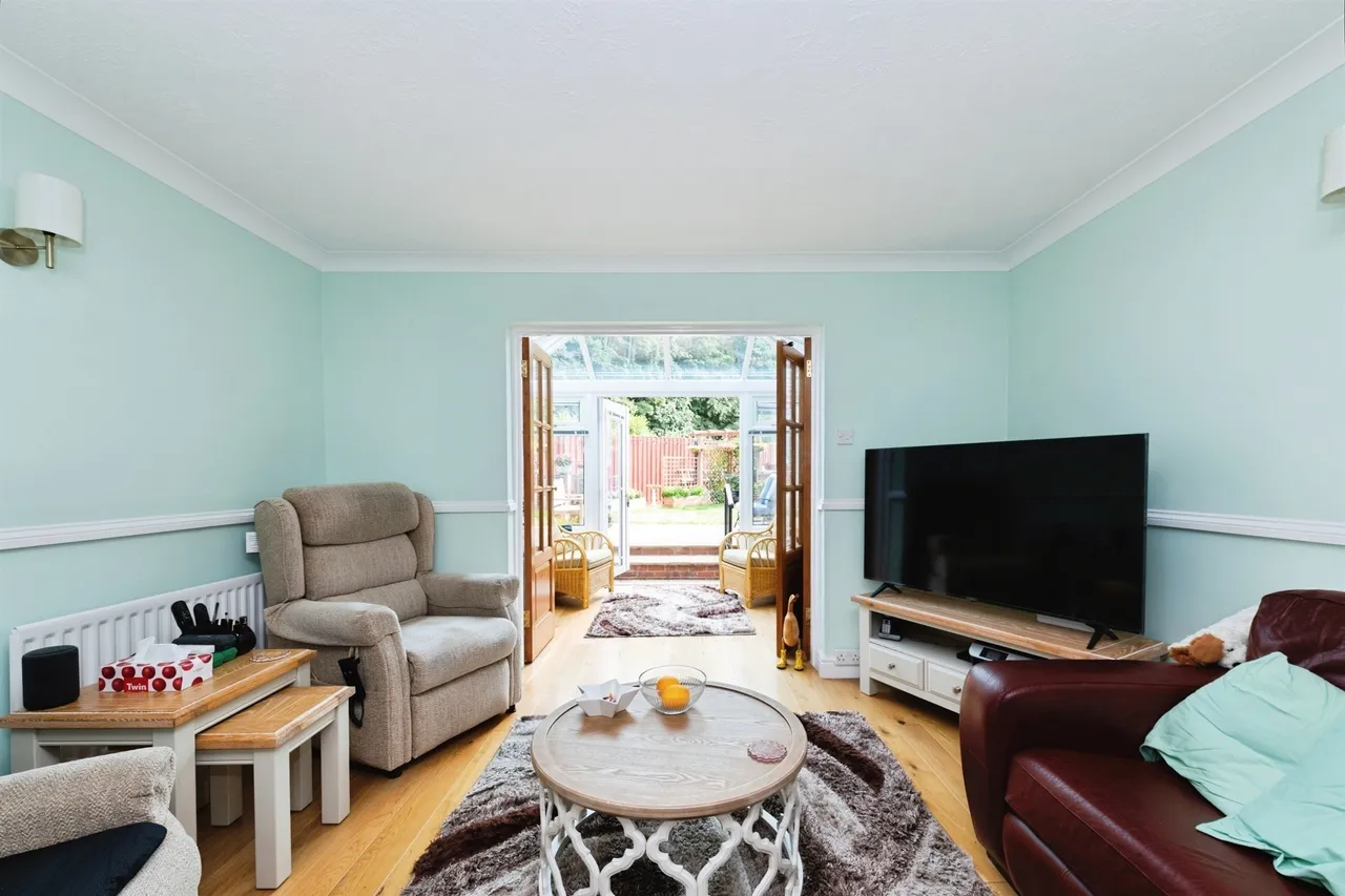 Caxton Rise, Redhill, RH1, photo 3