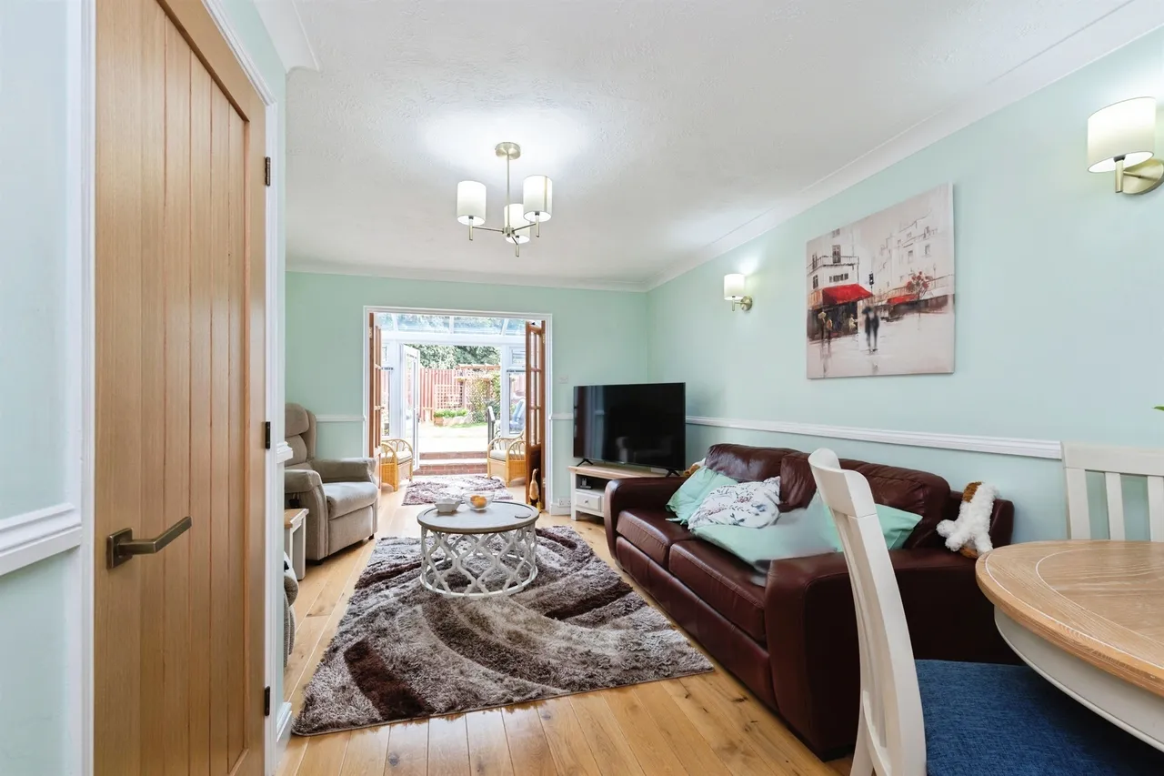 Caxton Rise, Redhill, RH1, photo 2