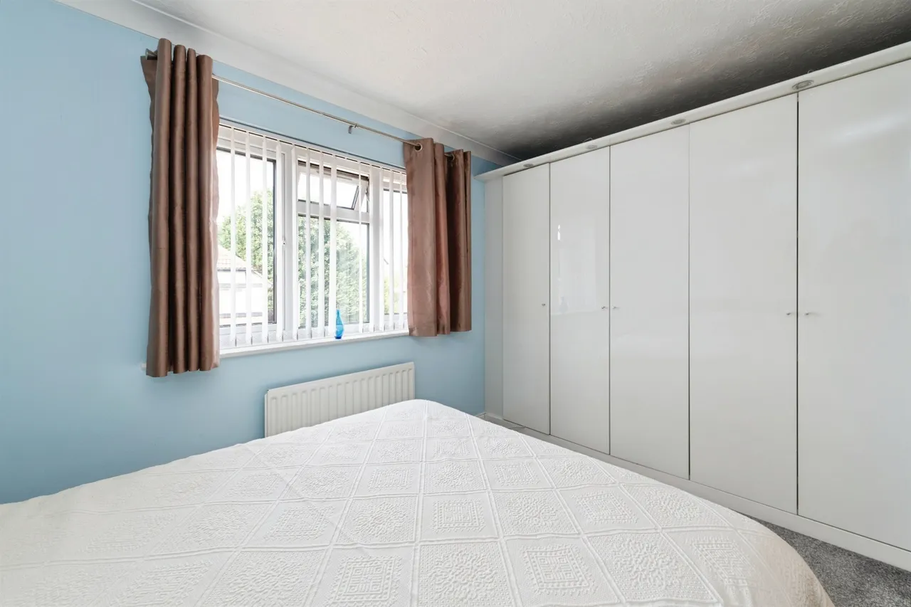 Caxton Rise, Redhill, RH1, photo 11