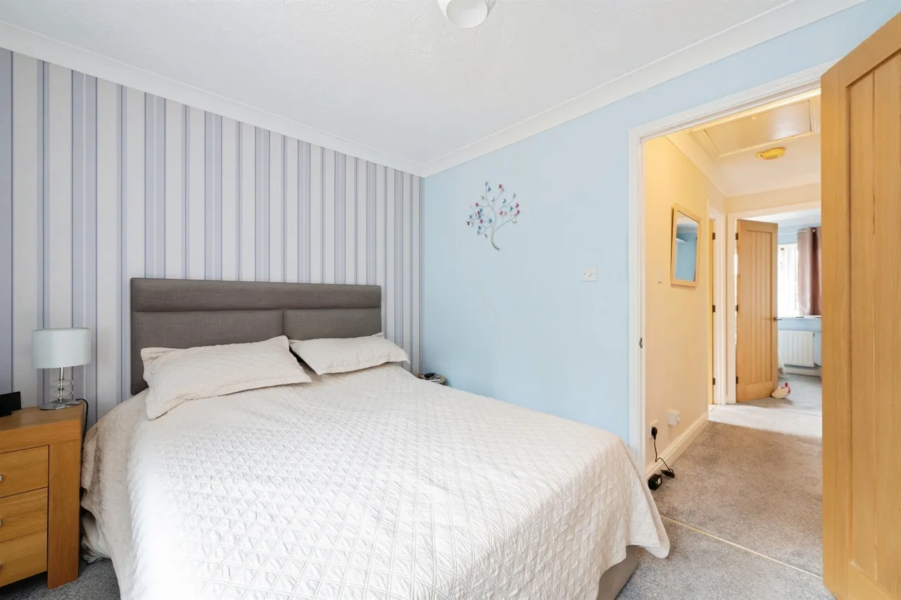 Caxton Rise, Redhill, RH1, photo 7