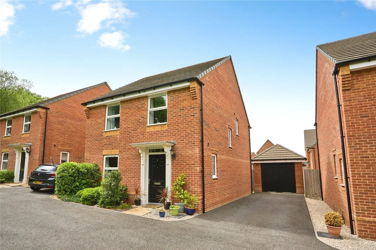 4 bed house for sale, Squirrel Close, Newport, PO30