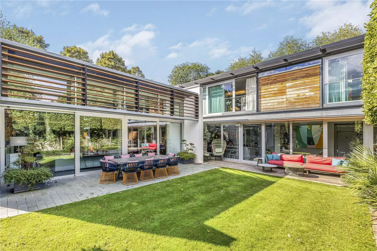 6 bed house for sale — River Lane, Richmond, Surrey, TW10 7AG