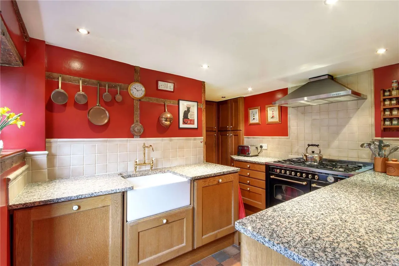 Linden Square, Sevenoaks, Kent, TN13 2DF, photo 3