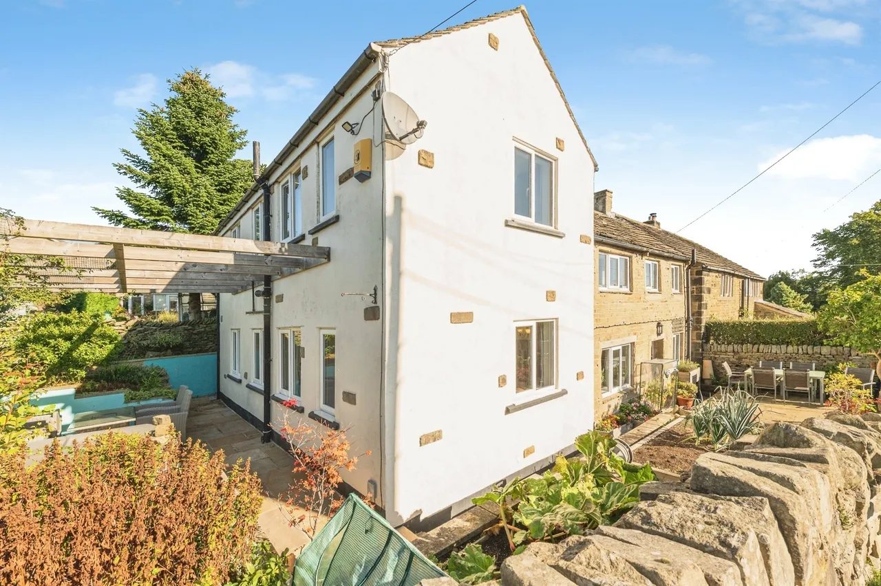 North Row, Shepley, HD8, photo 17
