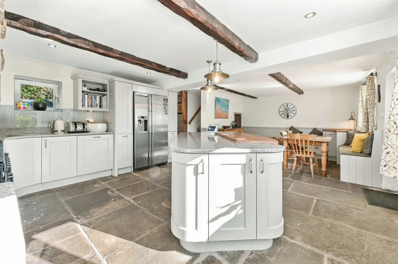 North Row, Shepley, HD8, photo 3