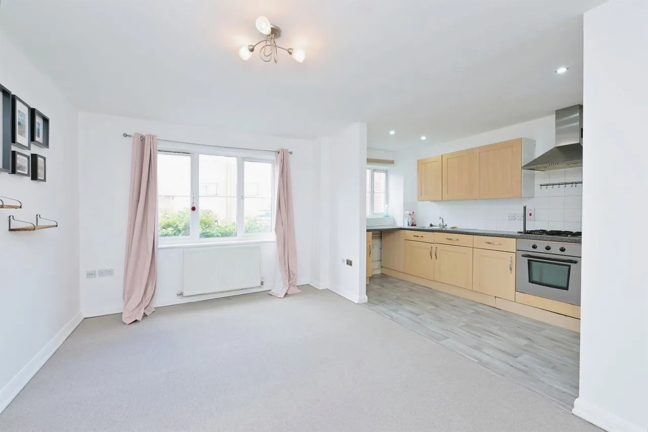 Shankley Way, Northampton, photo 3