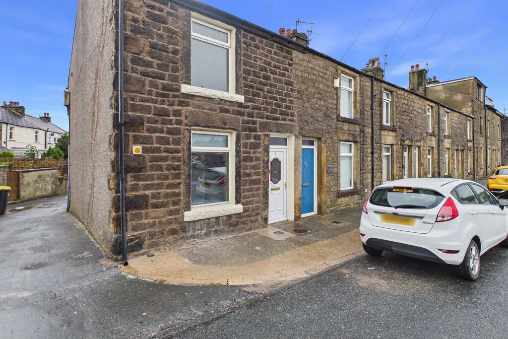 2 bed house to rent, Highfield Road, Carnforth, LA5