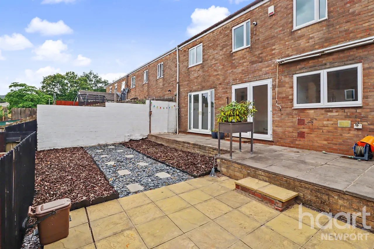Wool Pitch, Cwmbran, NP44, photo 7