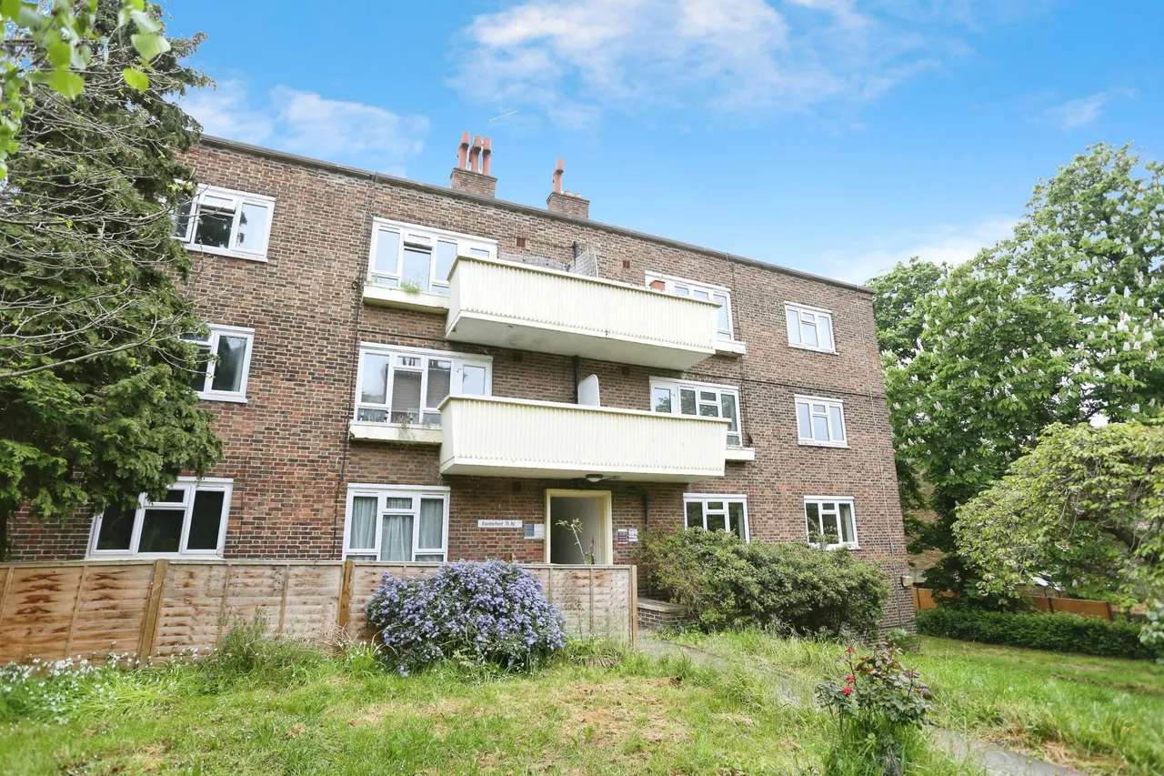2 bed flat for sale, Baizdon Road, London, SE3