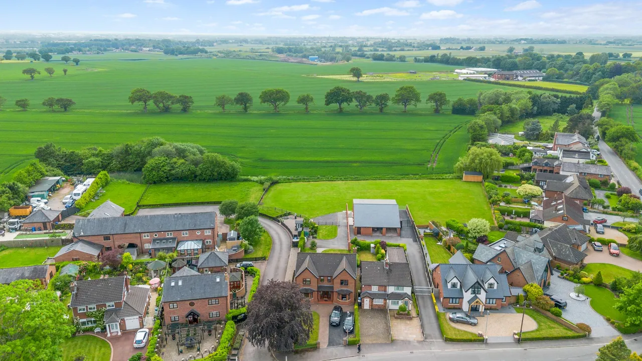 Heath Lane, Croft, Warrington, Warrington, WA3 7DT, photo 6