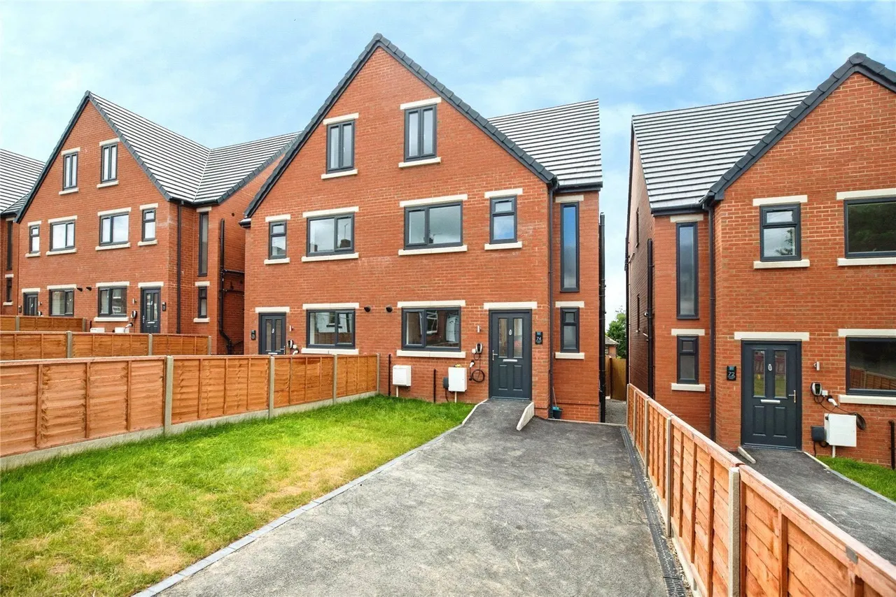4 bed house for sale, Netherhey Street, Oldham, OL8