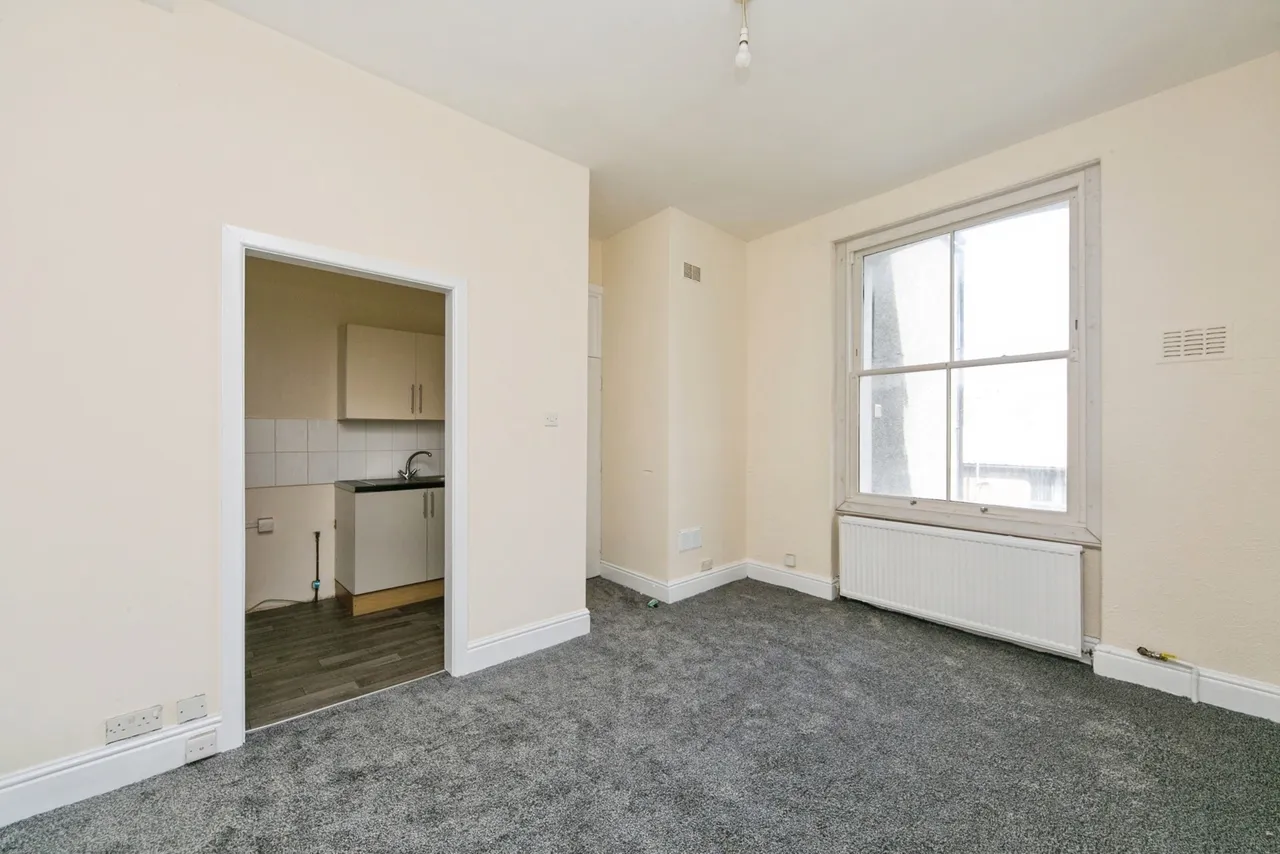 1 bed flat for sale, Abergele Road, Colwyn Bay, LL29