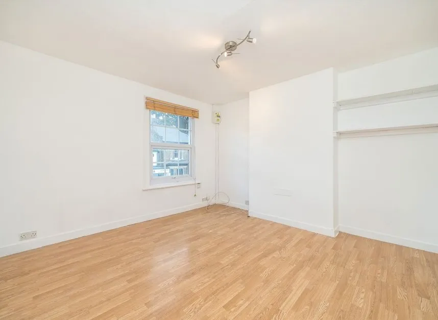 High Street, Hampton Hill, TW12, photo 2