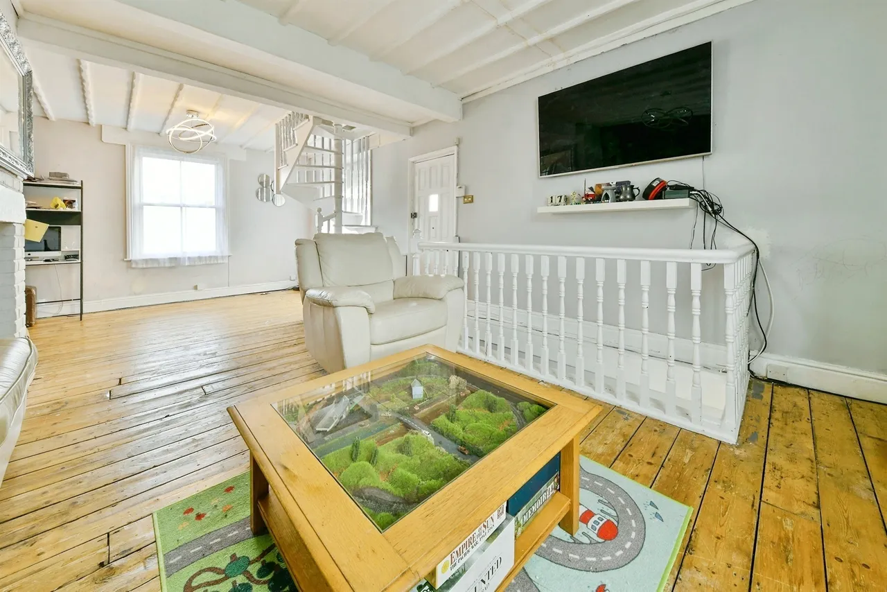 Marshgate Drive, Hertford, photo 2