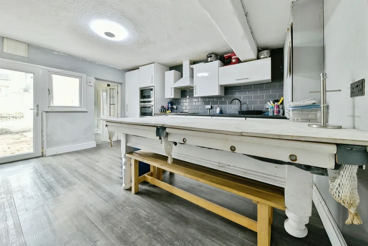 Marshgate Drive, Hertford, photo 11