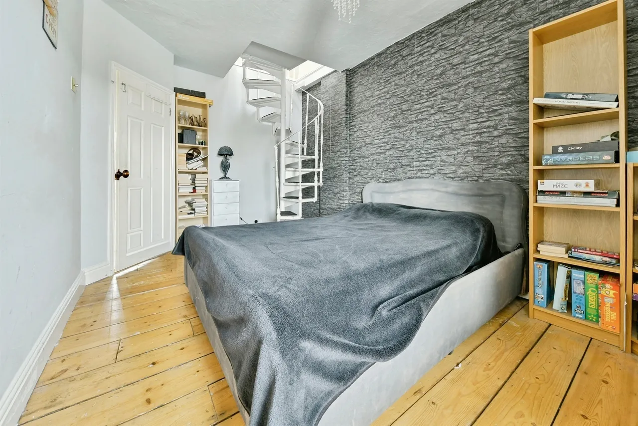 Marshgate Drive, Hertford, photo 12