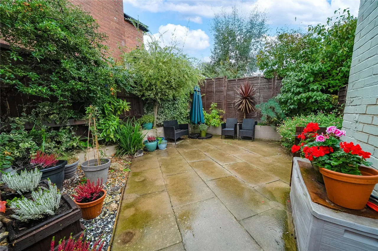 Bentcliffe Gardens, Leeds, LS17, photo 9