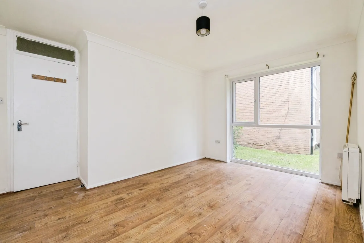 Trotwood, Chigwell, Essex, IG7, photo 7