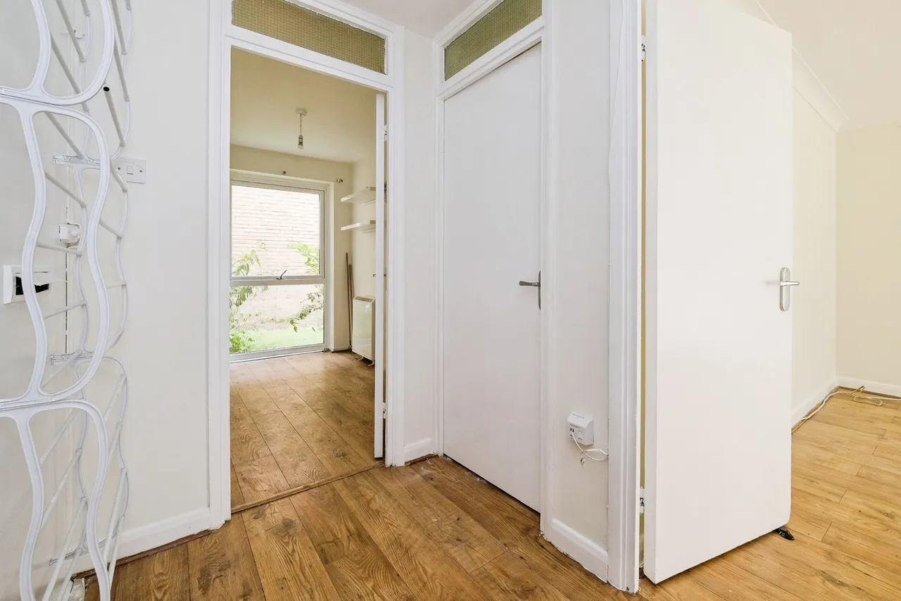 Trotwood, Chigwell, Essex, IG7, photo 6