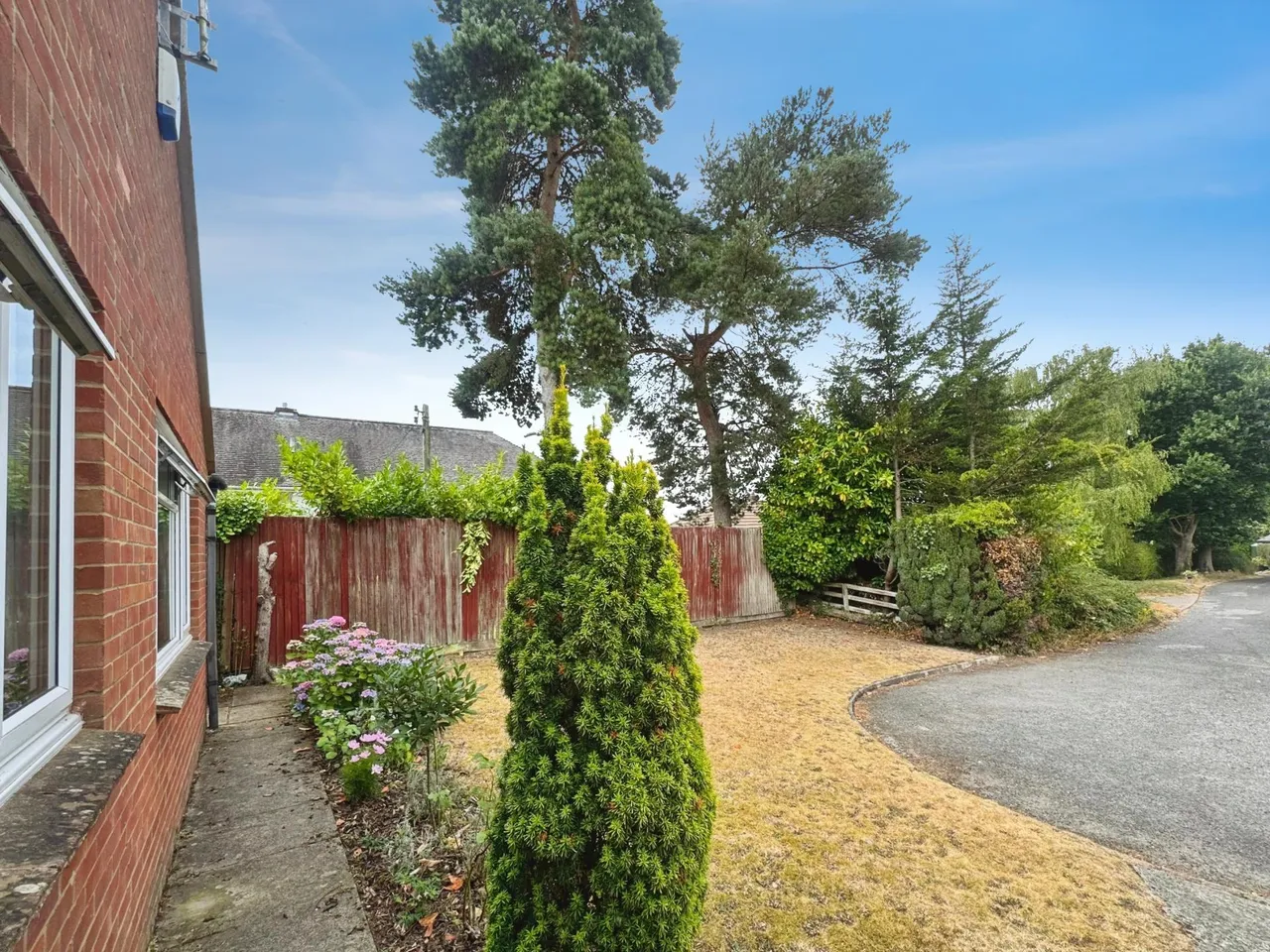 Eyres Drive, Alderbury, SP5, photo 10