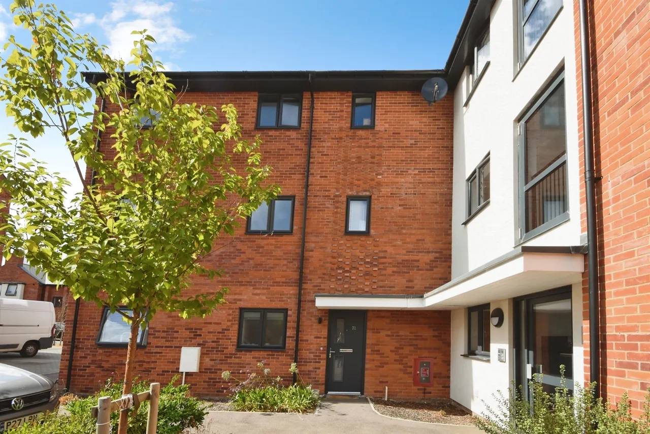 1 bed flat for sale, Doughton Road, Kelvedon, CO5
