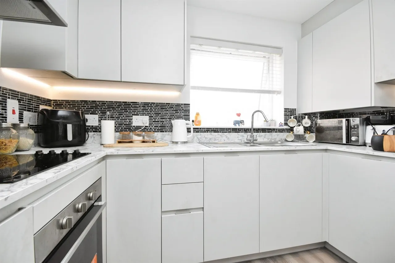 Doughton Road, Kelvedon, CO5, photo 6
