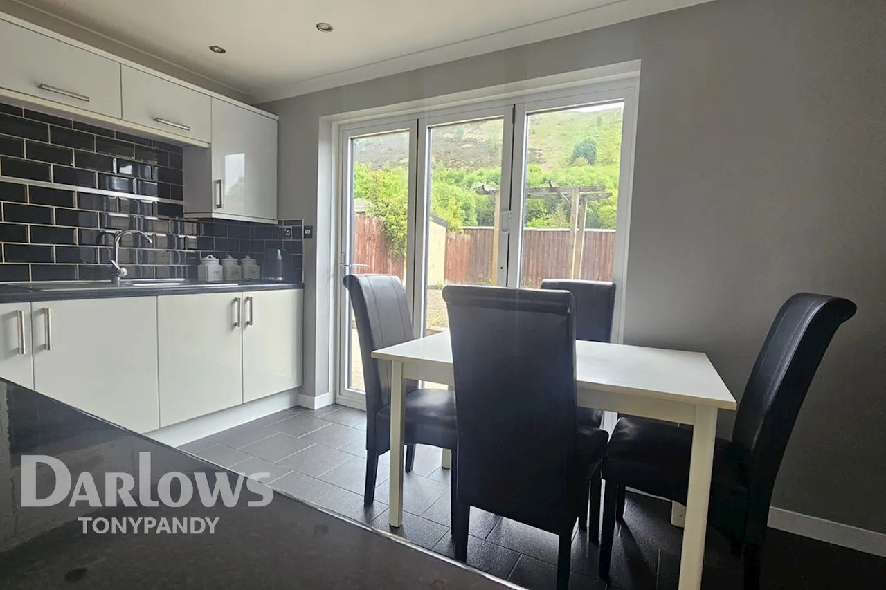 Grove House Court, Pontygwaith, CF43, photo 3