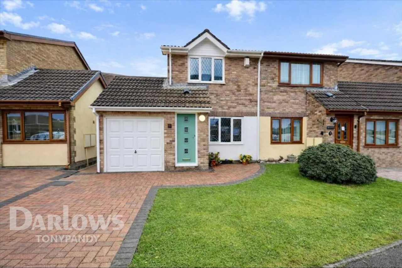 Grove House Court, Pontygwaith, CF43, photo 15