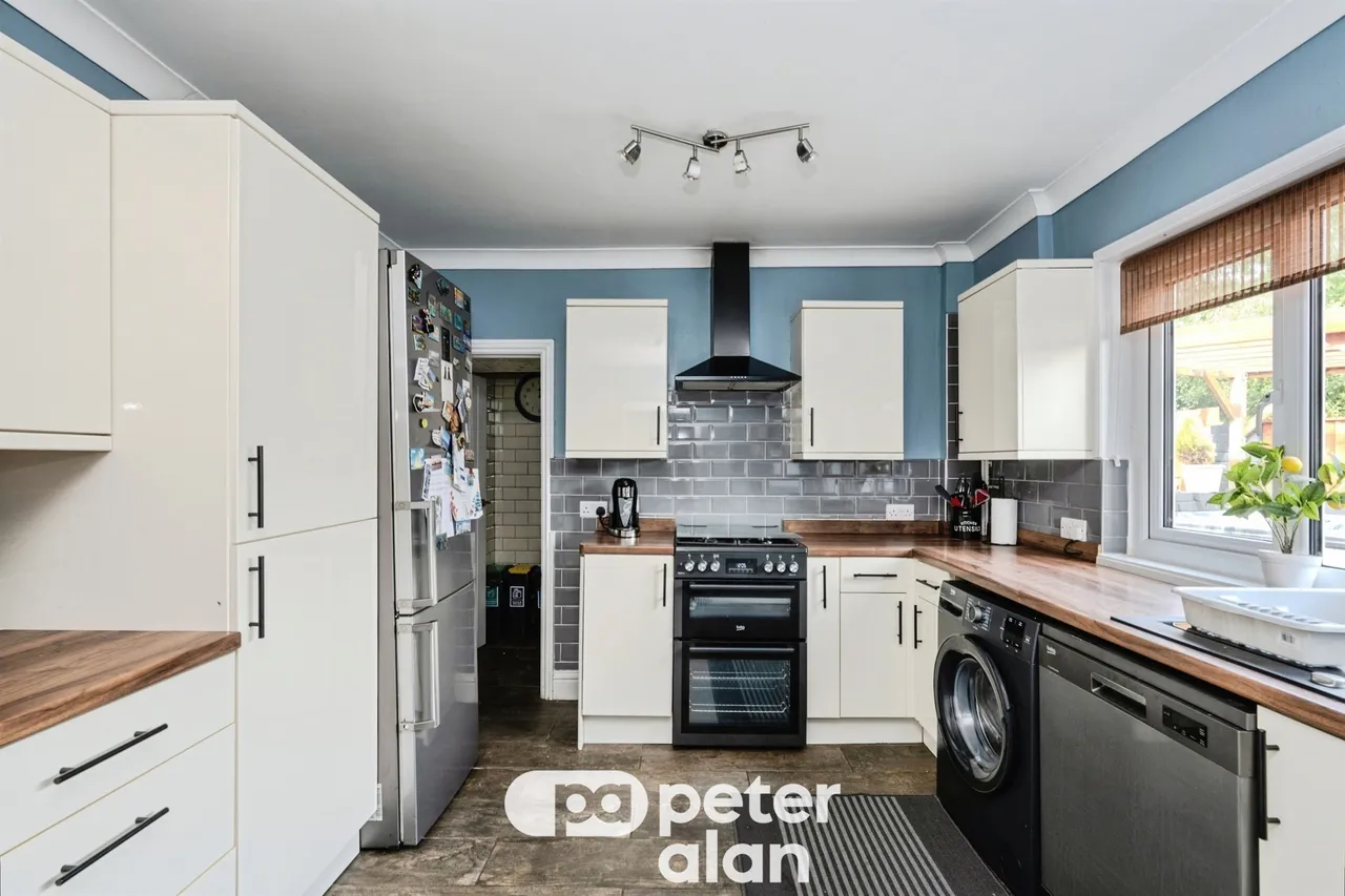 Picton Road, Neath, SA10, photo 3