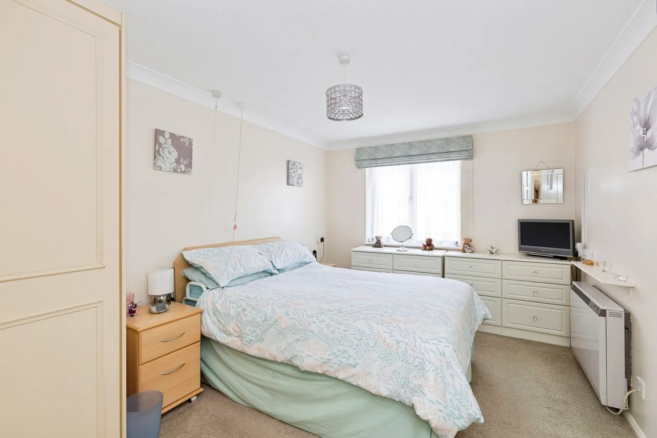 Limewood Court, Beehive Lane, Ilford, IG4, photo 9