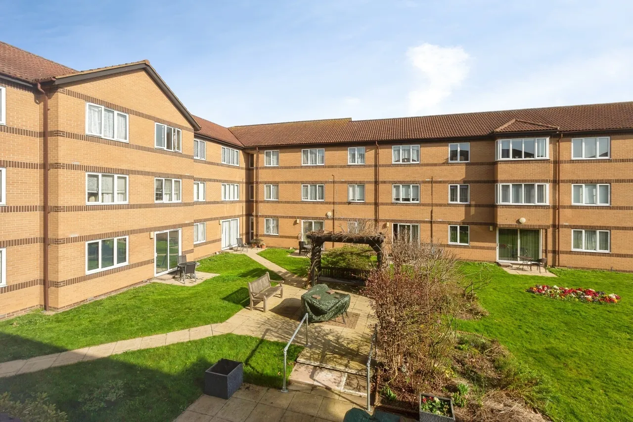 Limewood Court, Beehive Lane, Ilford, IG4, photo 15