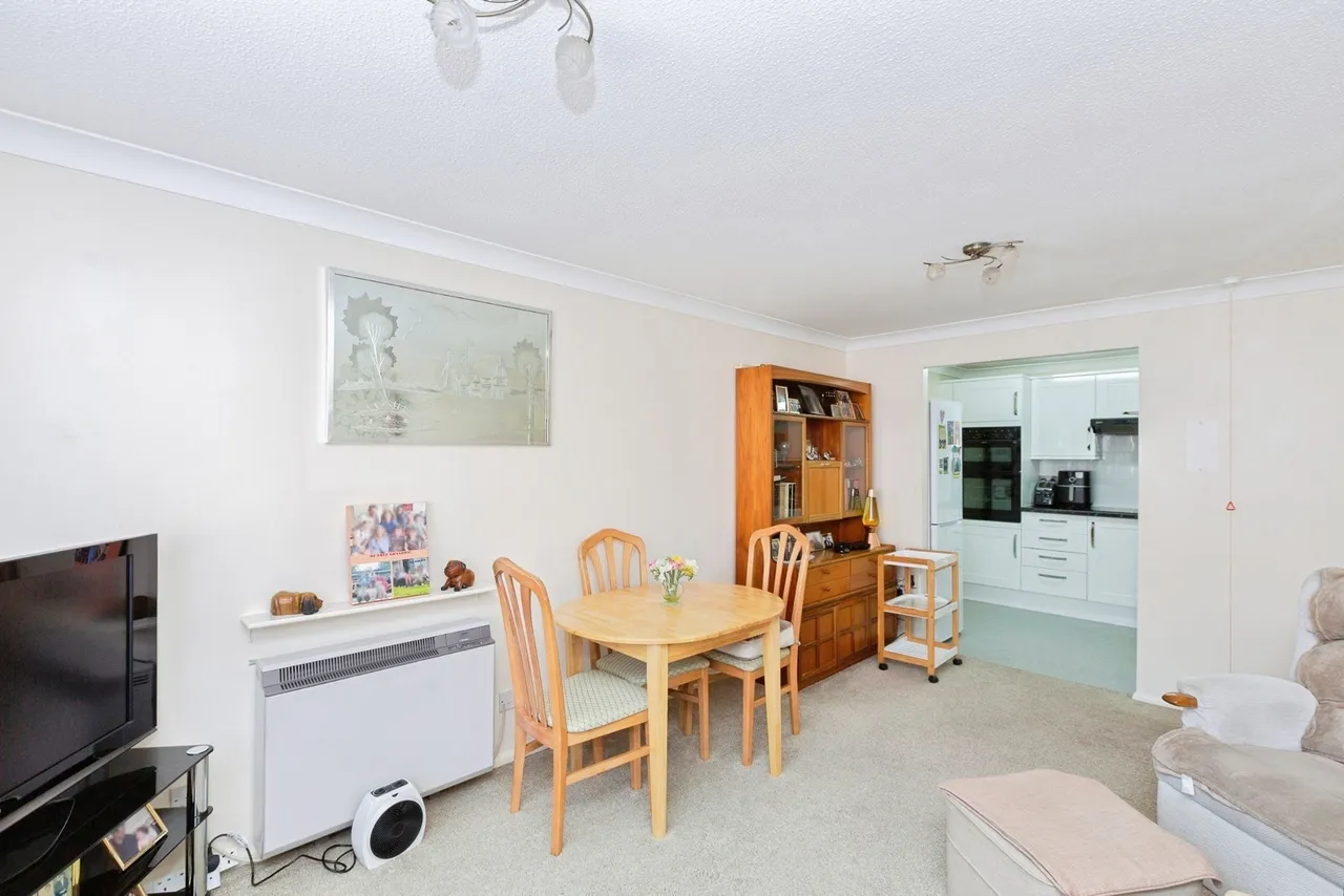 Limewood Court, Beehive Lane, Ilford, IG4, photo 6