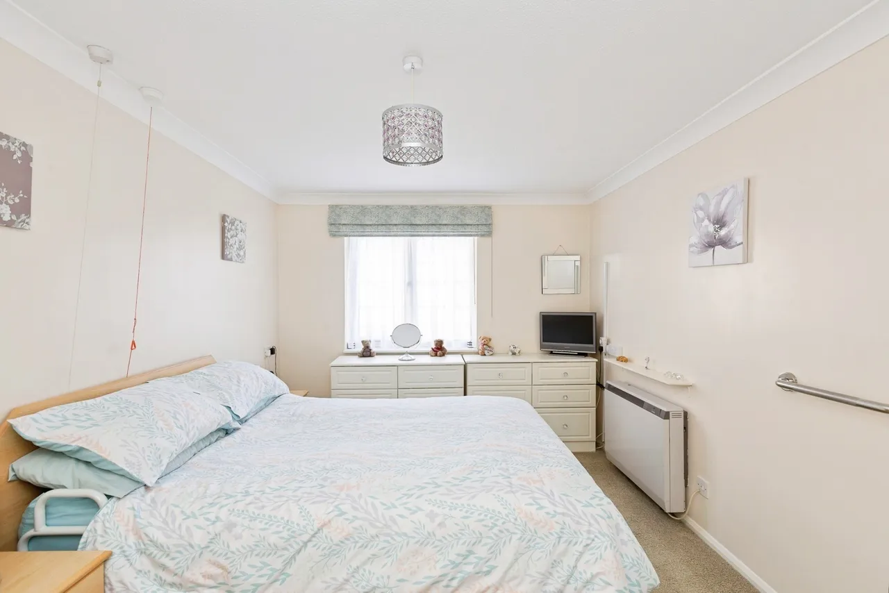 Limewood Court, Beehive Lane, Ilford, IG4, photo 10