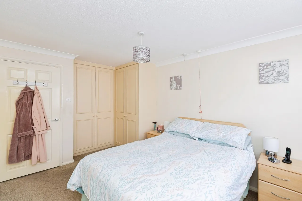Limewood Court, Beehive Lane, Ilford, IG4, photo 8