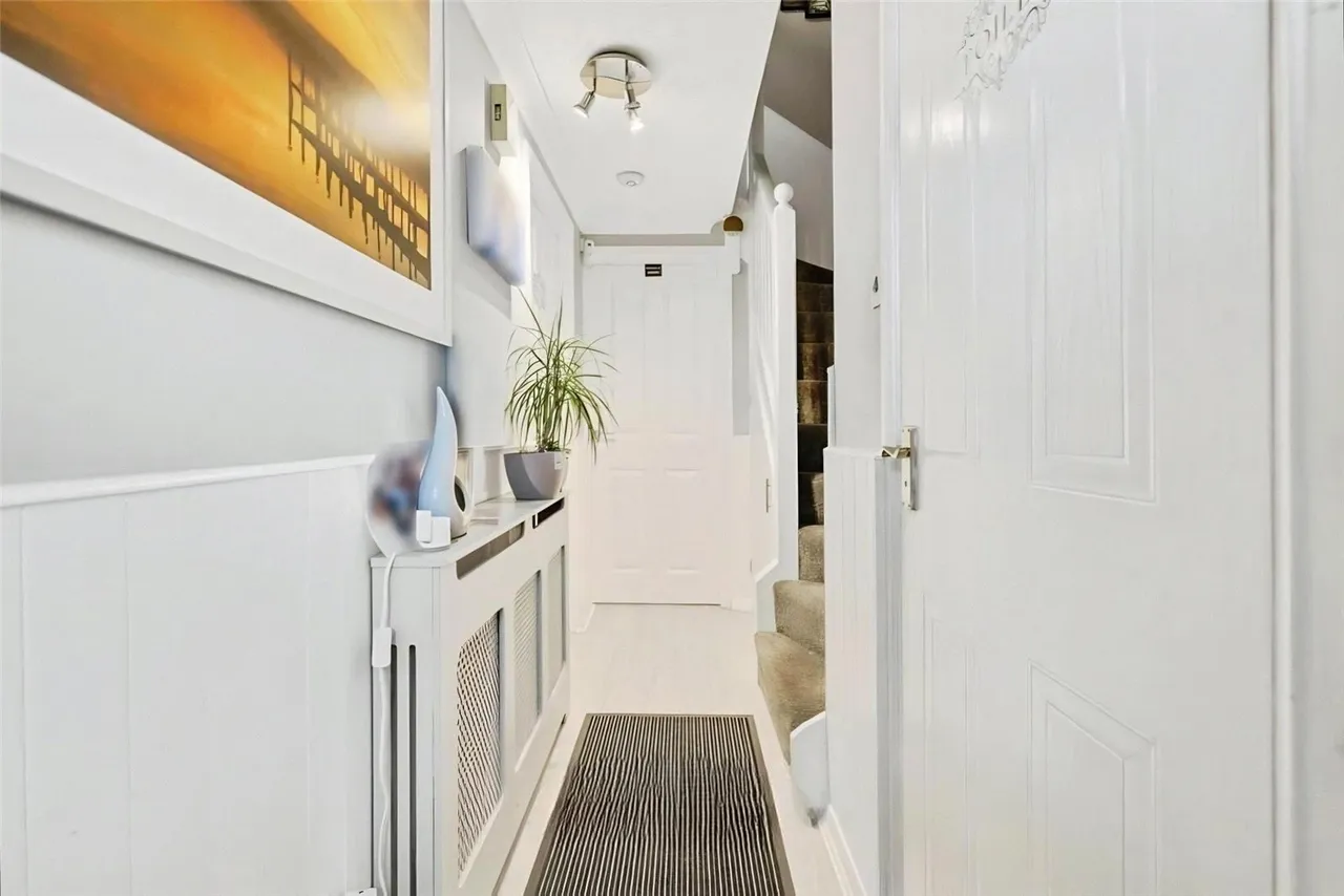 Warren Drive, Basildon, Essex, SS14, photo 7