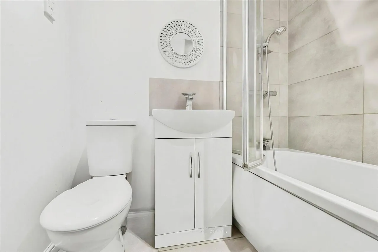 Warren Drive, Basildon, Essex, SS14, photo 14