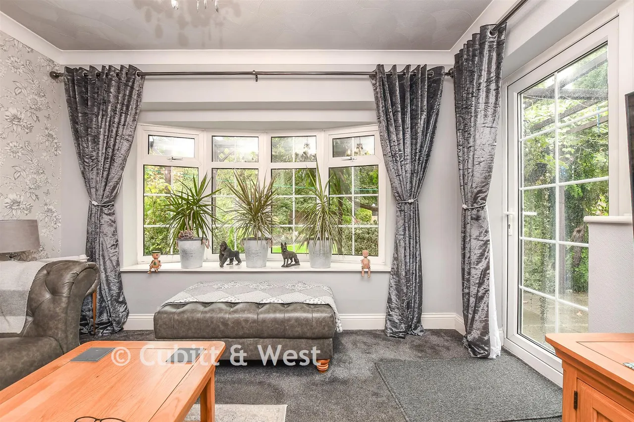 Nutfield Road, Merstham, RH1, photo 5
