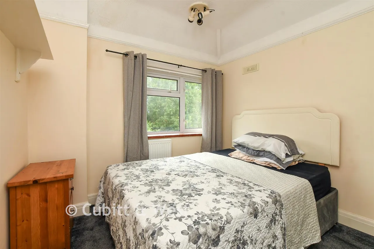 Nutfield Road, Merstham, RH1, photo 17
