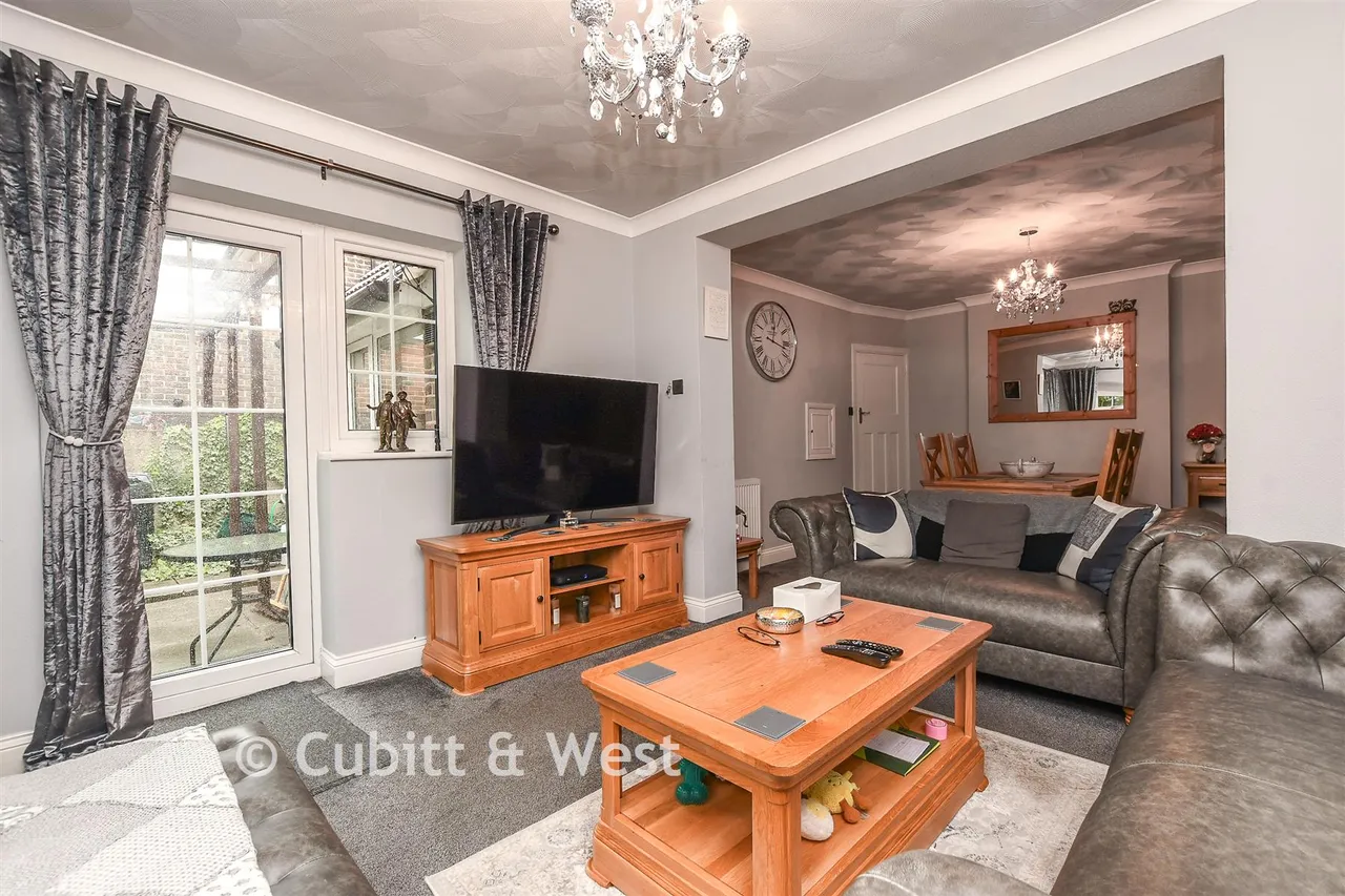 Nutfield Road, Merstham, RH1, photo 4